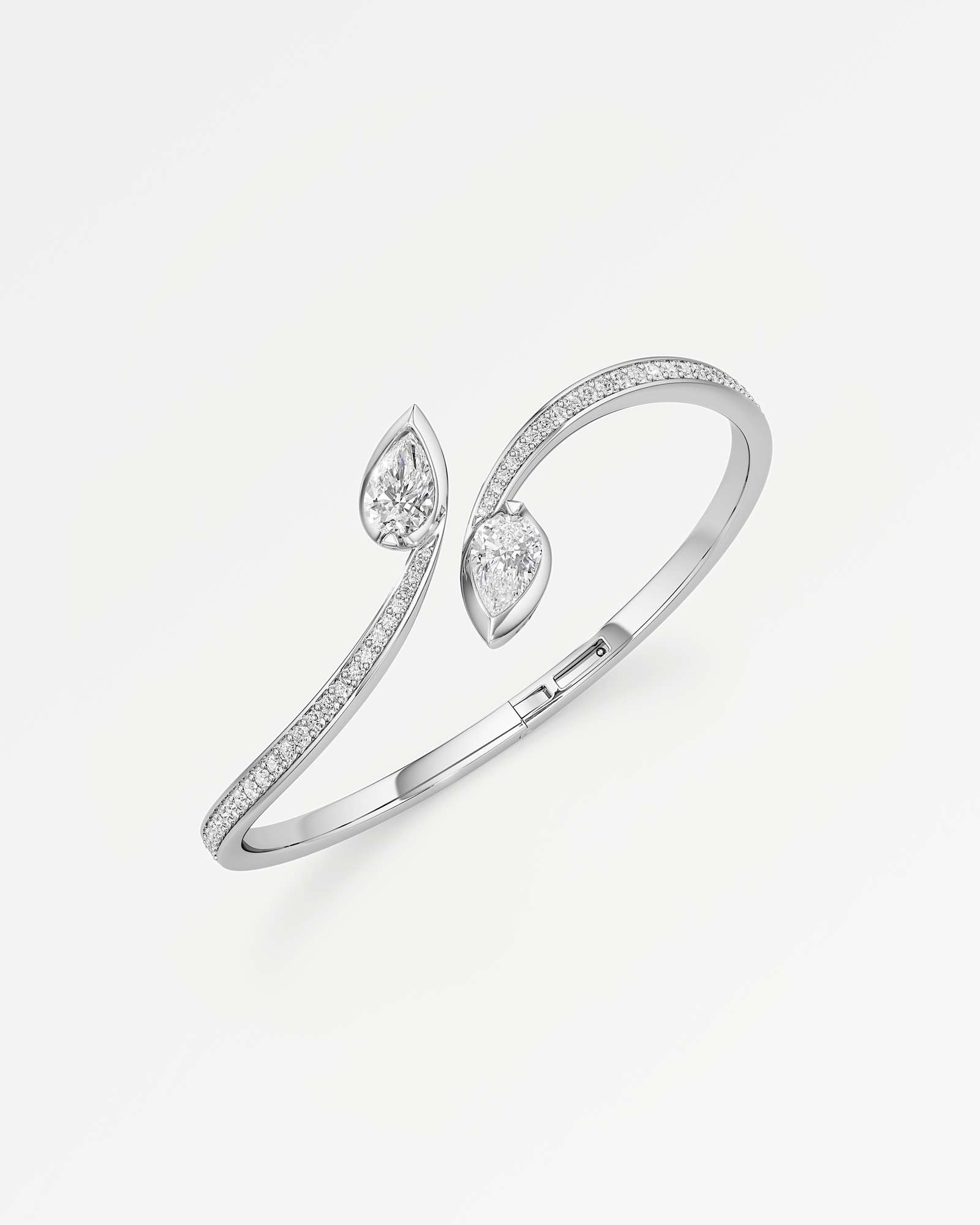 Serelle Diamond Bangle