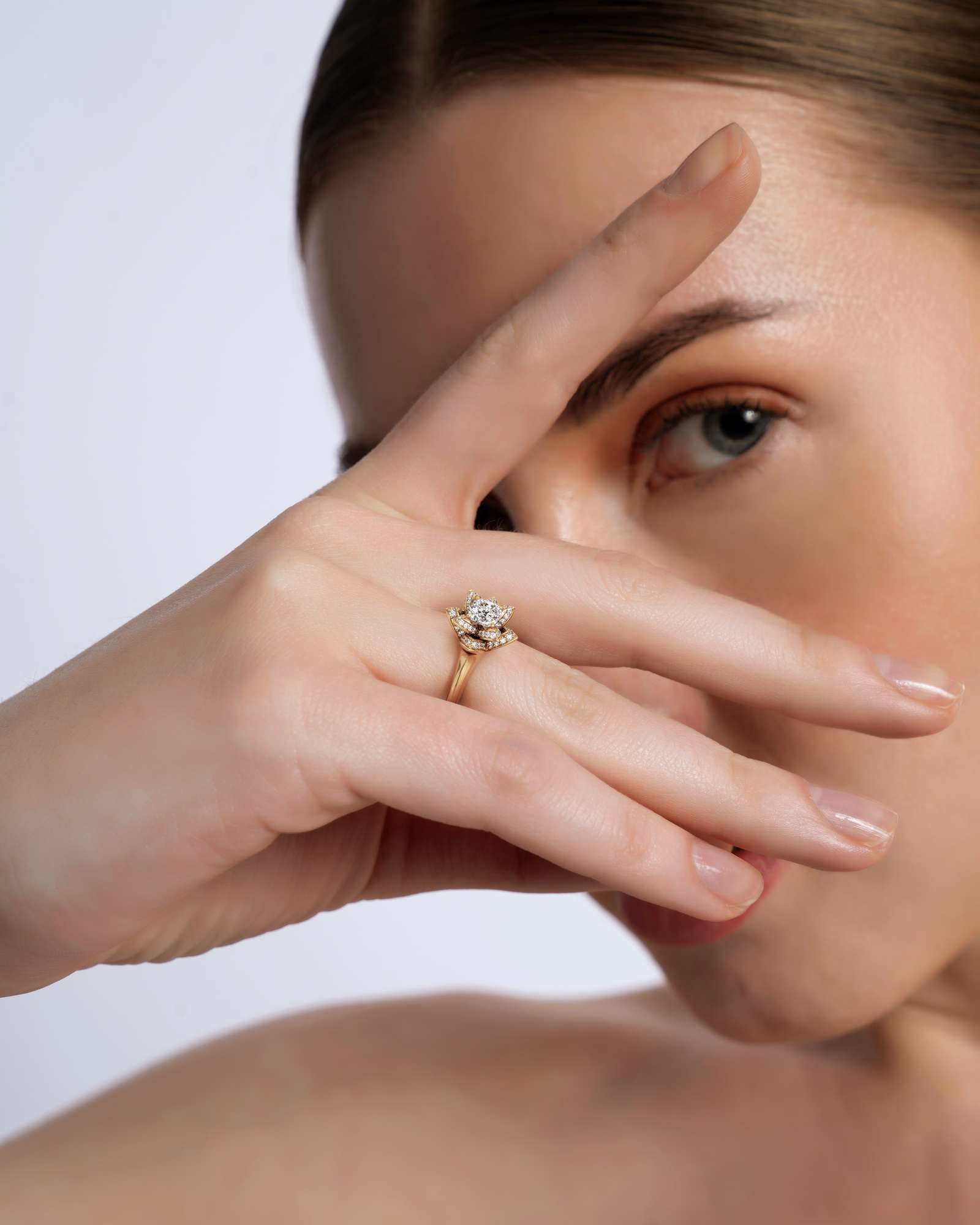 Velara Eterna Diamond Engagement Ring, With 1.00 ct Cushion Cut in 14K Yellow Gold (1.43 ctw)