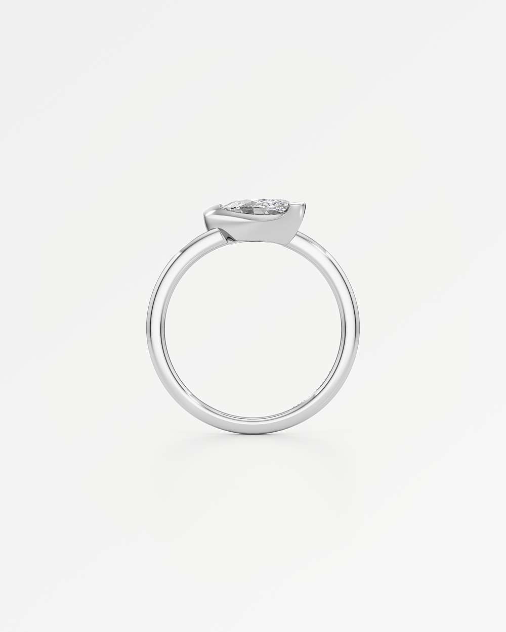 Apixa Diamond Ring