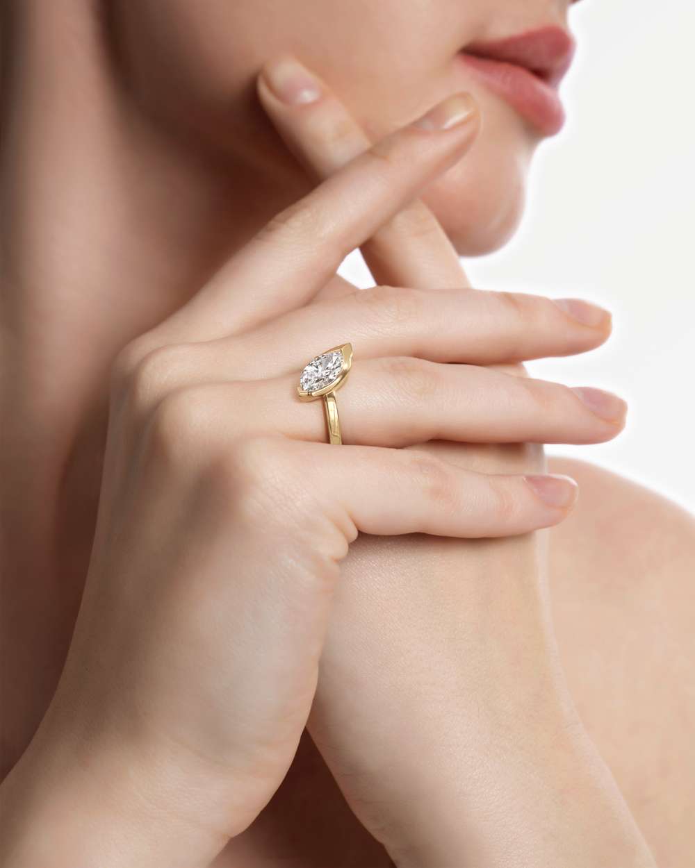 Apixa Diamond Ring