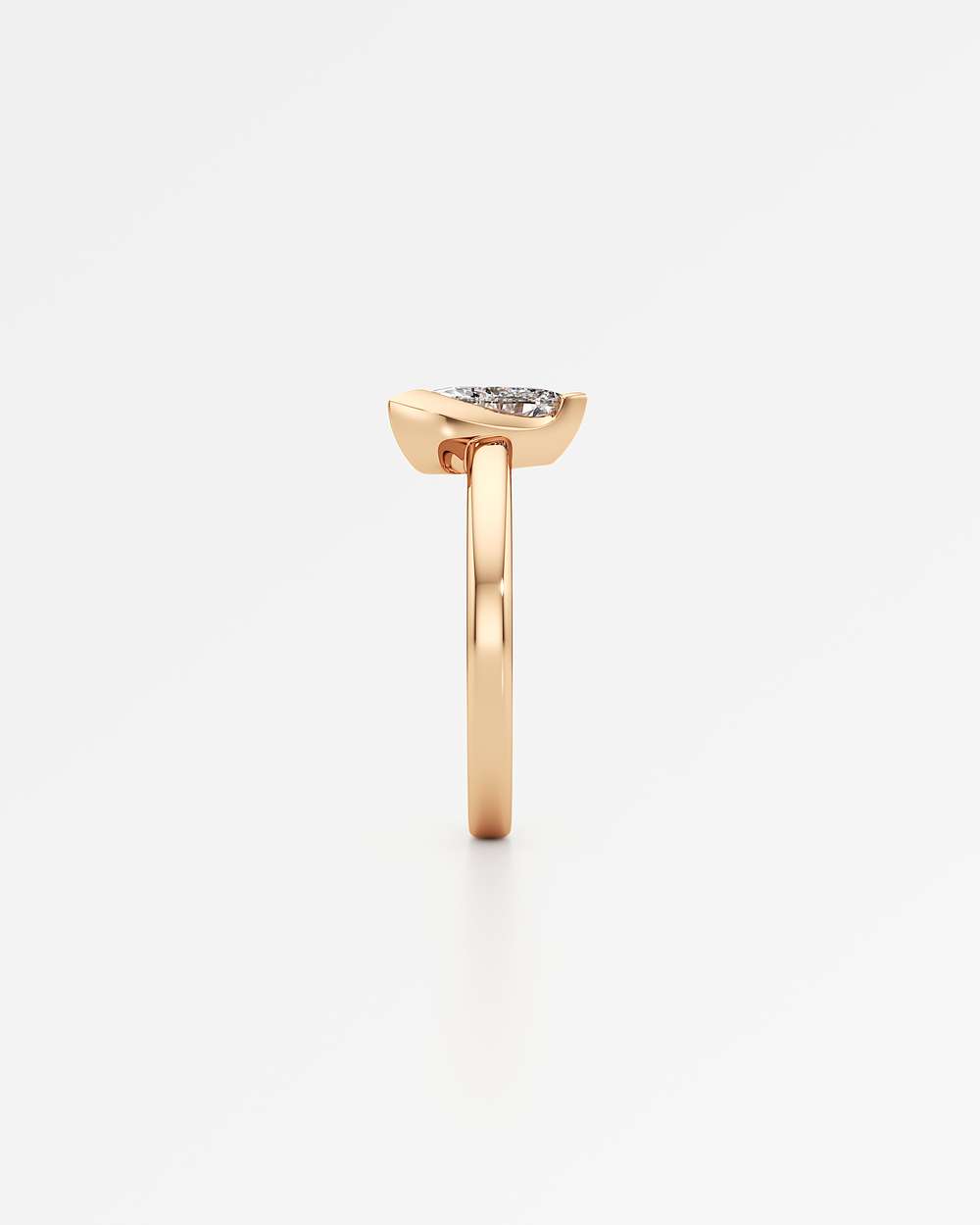 Apitris Diamond Ring